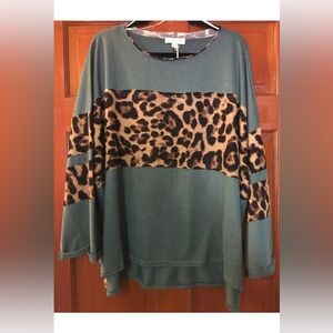 NWT Umgee Dark Green Leopard Top, Size, XL